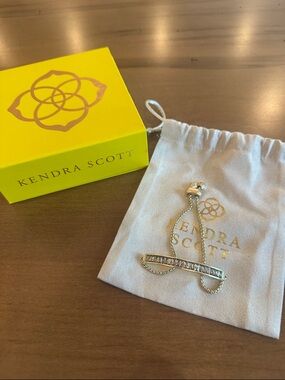 Kendra Scott Silver T-bar Slider Bracelet with Yellow Box Excellent Condition